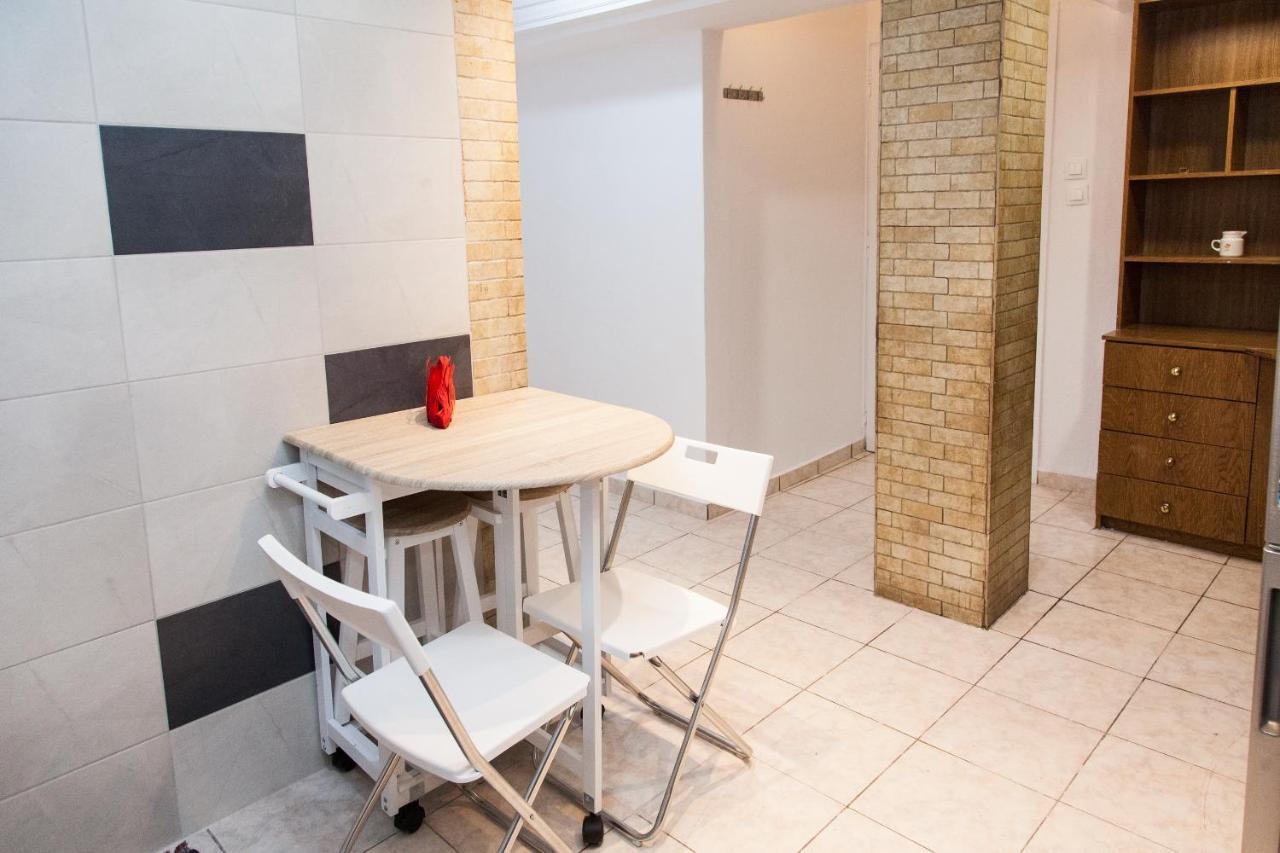 Cozy Apartment In Pireas Buitenkant foto