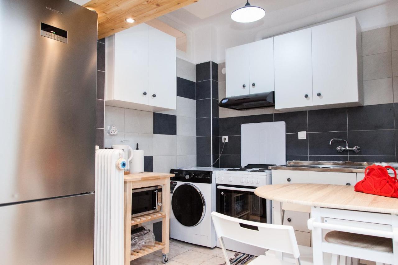 Cozy Apartment In Pireas Buitenkant foto