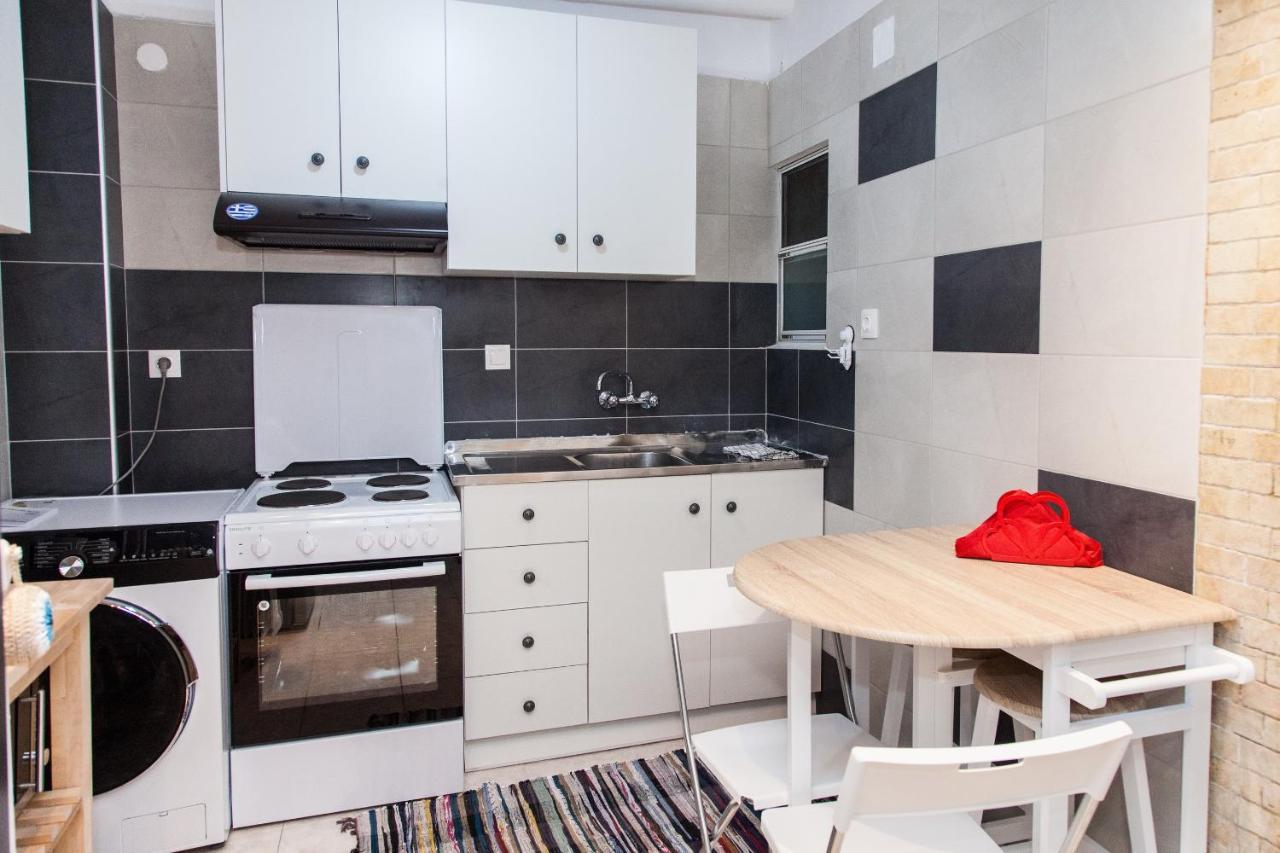 Cozy Apartment In Pireas Buitenkant foto