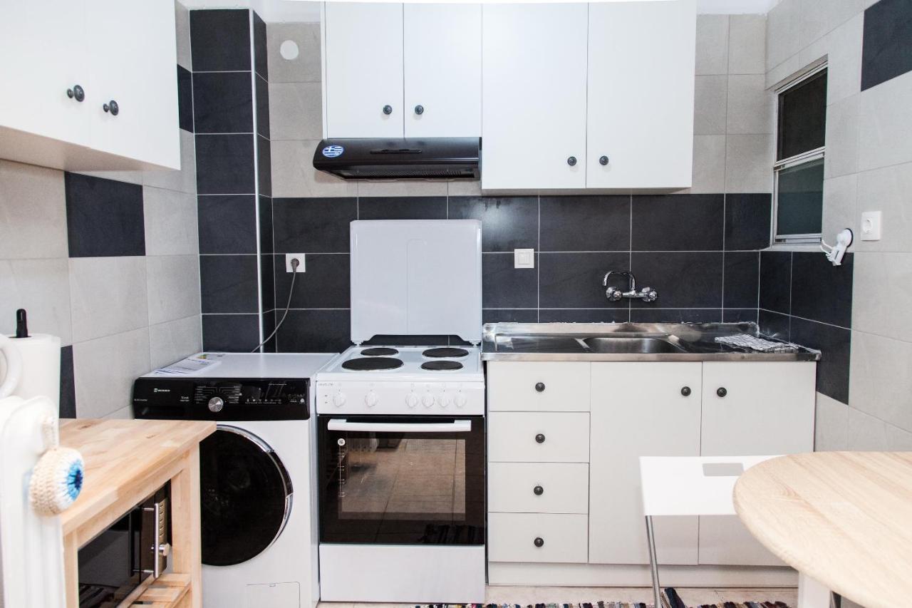 Cozy Apartment In Pireas Buitenkant foto